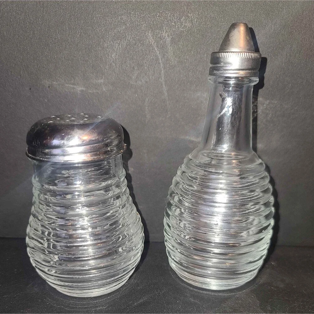 Gemco Bee‎ Hive Clear Glass Oil/Vinegar Cruet and Cheese Shaker